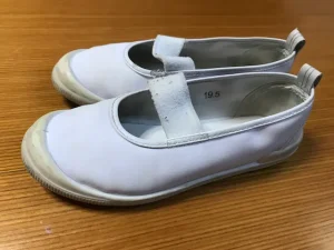 ピカピカになった子供の靴